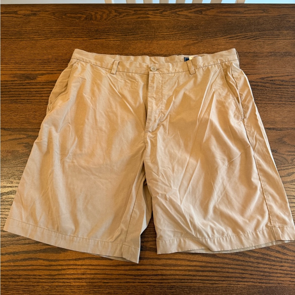 Vineyard Vines Khaki Shorts 38